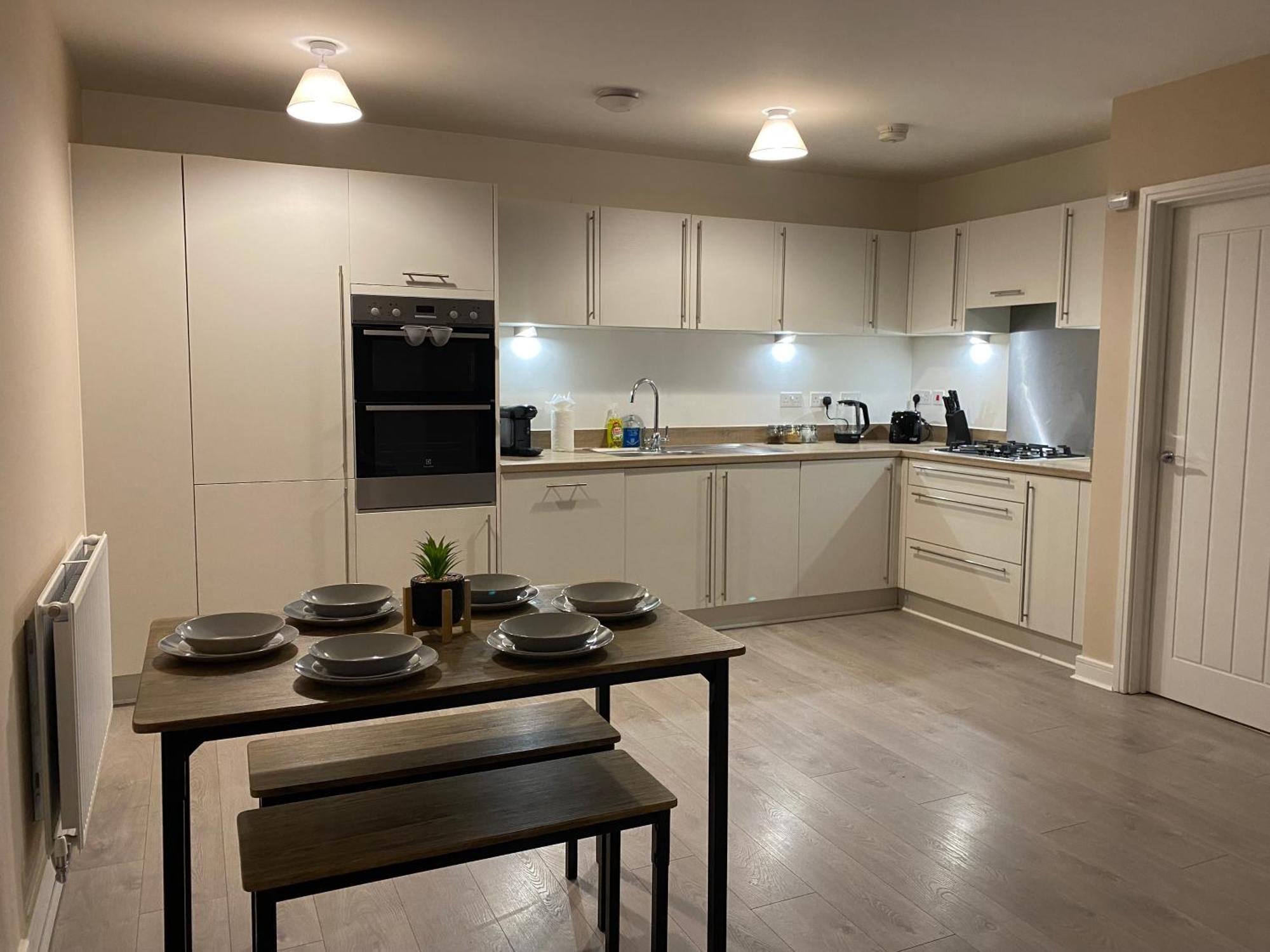Crawley 2Bed Apartament Close To Gatwick Airport Copthorne  Екстер'єр фото